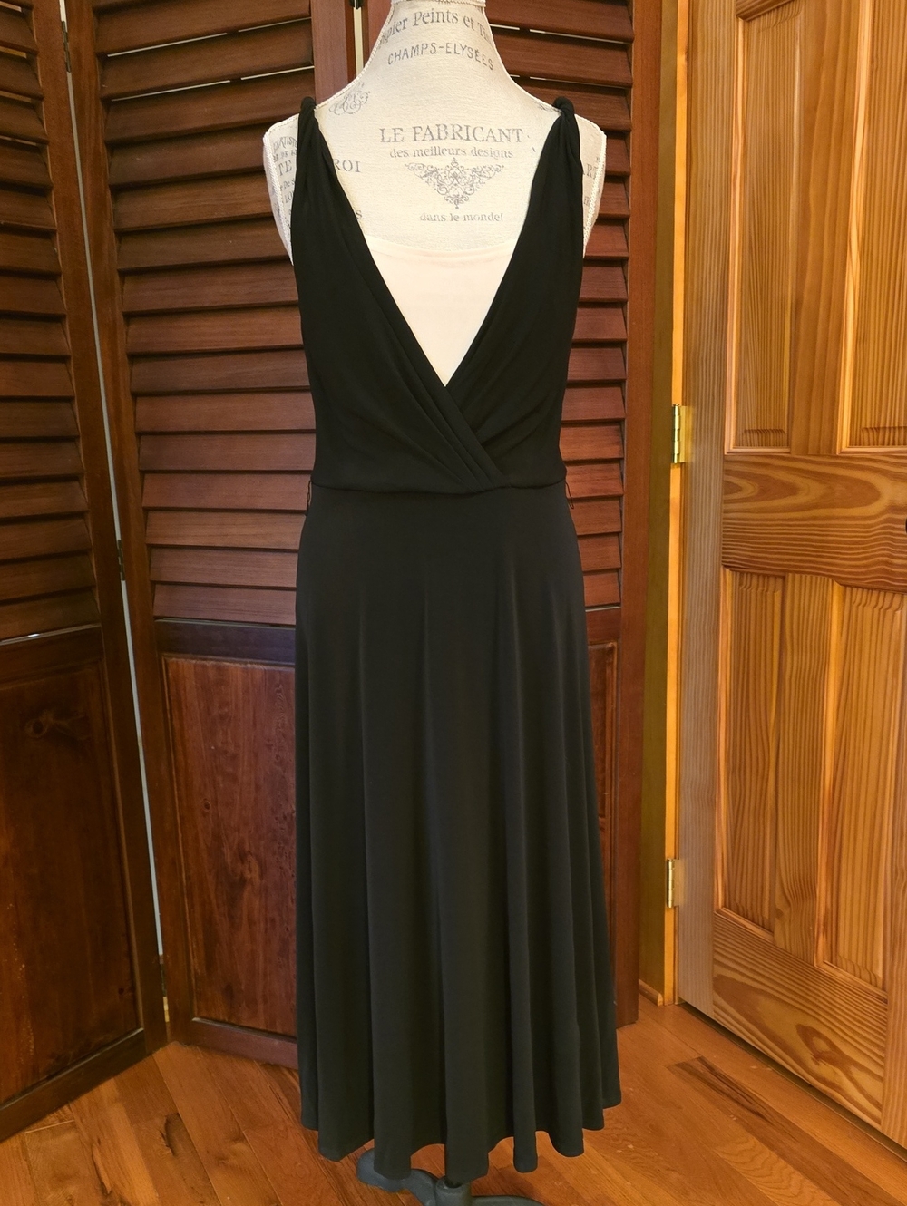 Jones New York Black V-Neck Faux Wrap Midi Dress